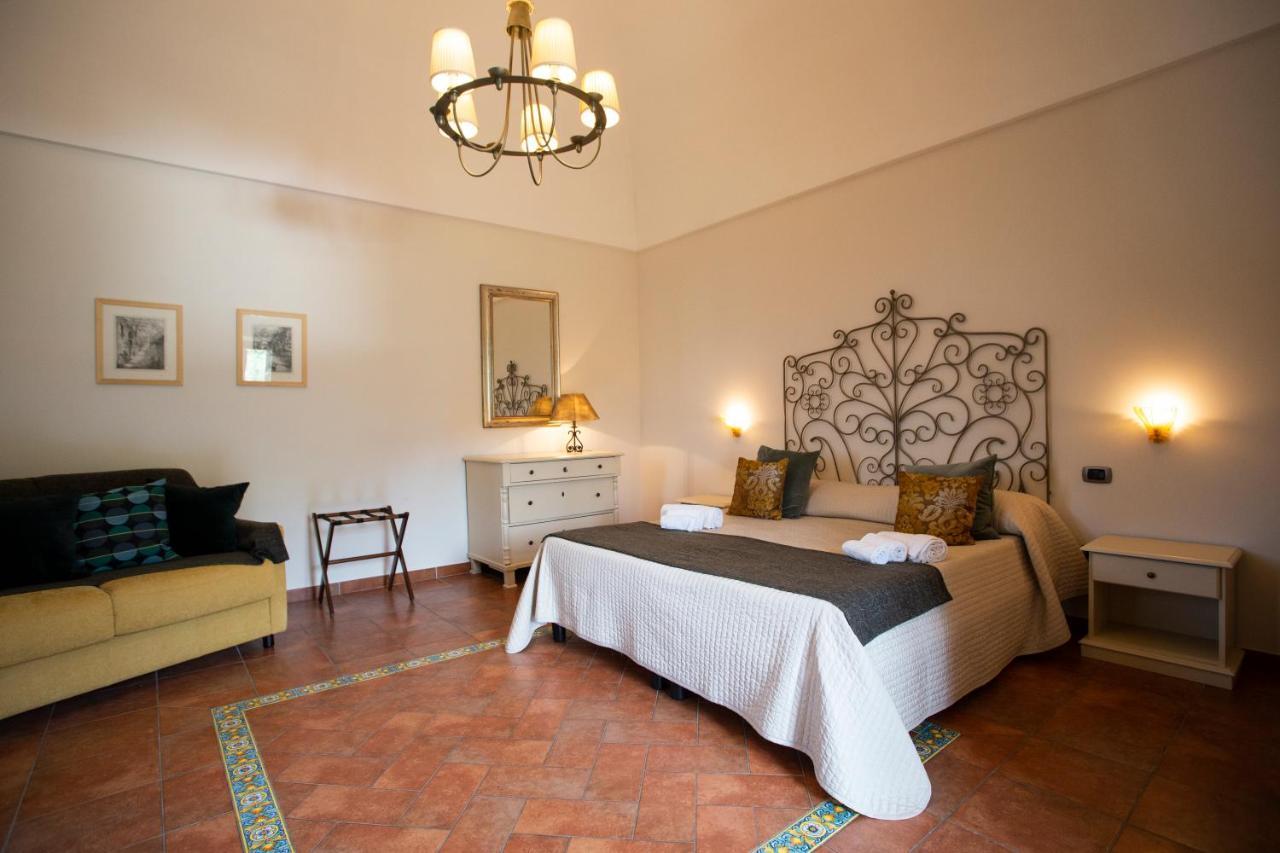 Agriturismo Il Convento Villa มัสซาลูเบรนเซ ภายนอก รูปภาพ